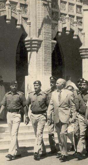 FE-Chaudhry-Bhutto-court-2