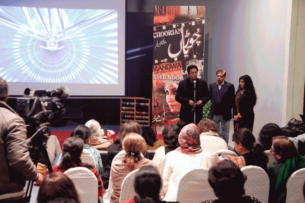 Fauzia-Saeed-with-Syed-Noor-at-a-film-screening-by-Mandwa,-the-Lok-Virsa-Film-Club