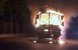 bus-burning-karachi-violence-2010