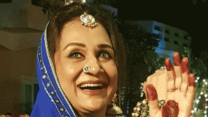 Bushra-Ansari-on-the-Sets-of-Seeta-Bagri---04