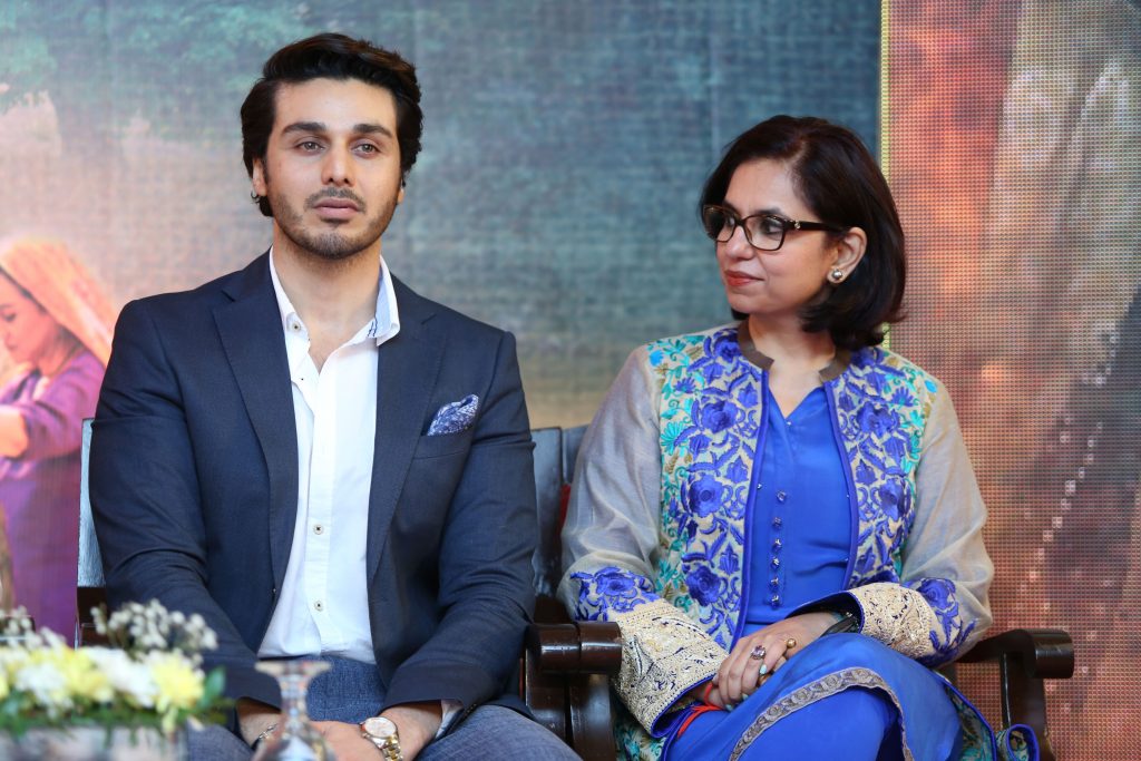 ahsan-khan-roshaneh-zafar